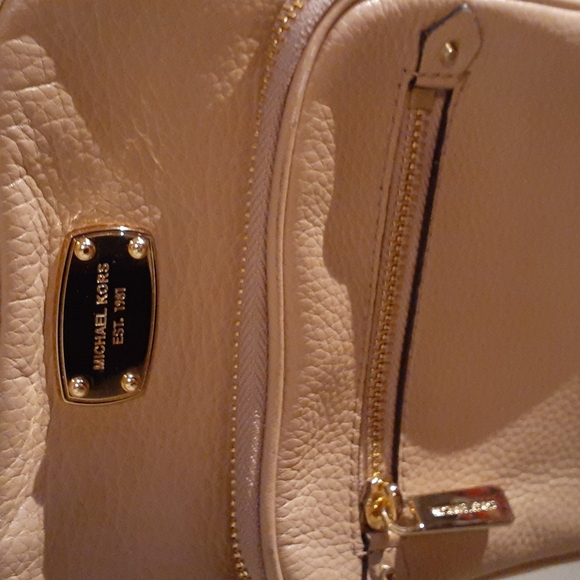 Michael Kors Tan Leather Crossbody bag - Picture 2 of 7